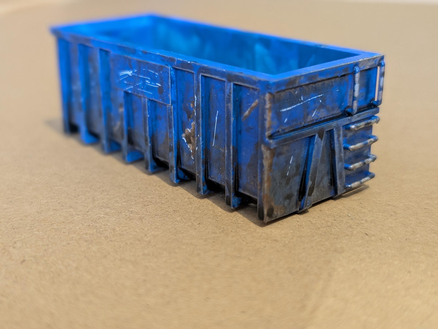 Pack of 2 Miniature UK RoRo Fortress style Skip Scenery Painted/Unpainted