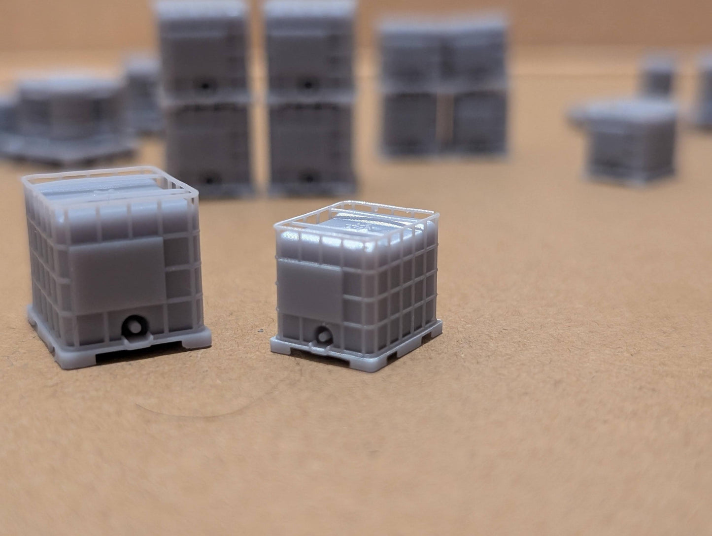 Miniature Intermediate bulk containers for Diromamas HO/OO/1:35/Custom