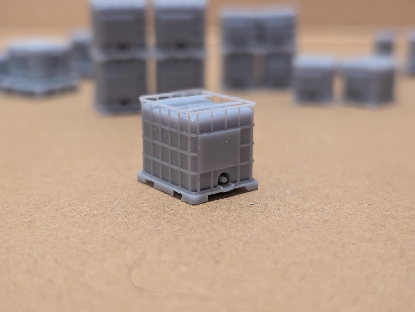 Miniature Intermediate bulk containers for Diromamas HO/OO/1:35/Custom