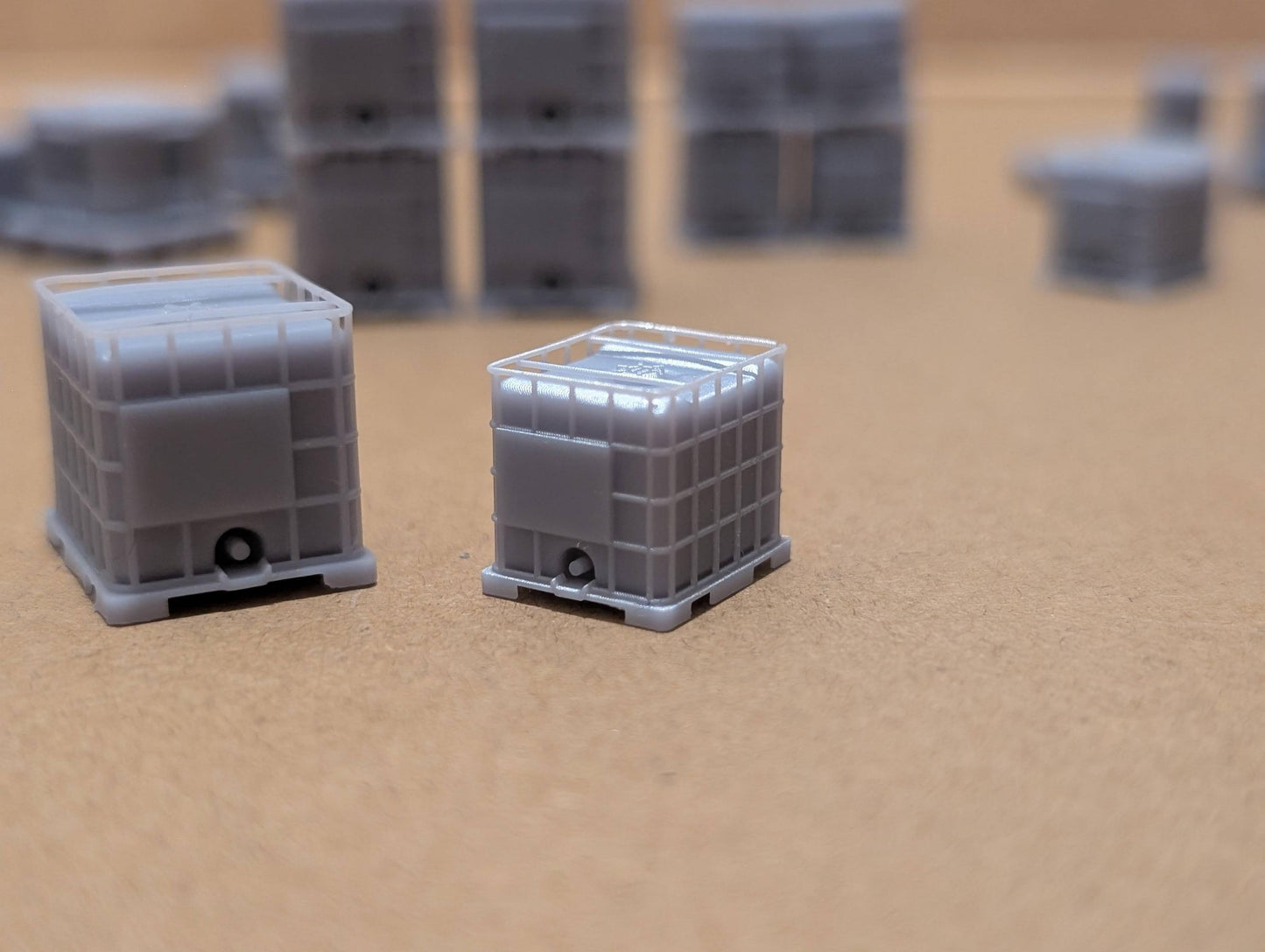 Miniature Intermediate bulk containers for Diromamas HO/OO/1:35/Custom