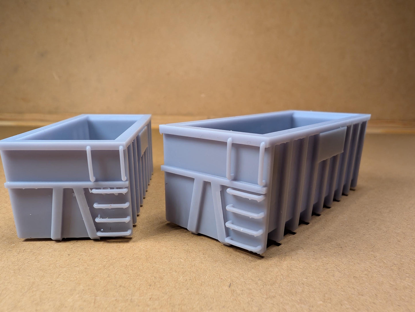 Pack of 2 Miniature UK RoRo Fortress style Skip Scenery Painted/Unpainted